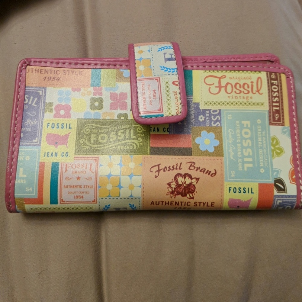 Fossil wallet